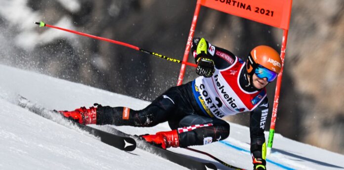 F3E210F0-AAA9-4B4E-A955-18709E876906