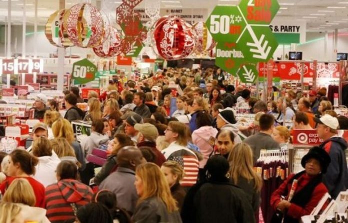 christmas-shopping-chaos-560x360