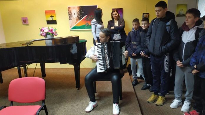 osnovna glazbena skola - harmonika -glasovir