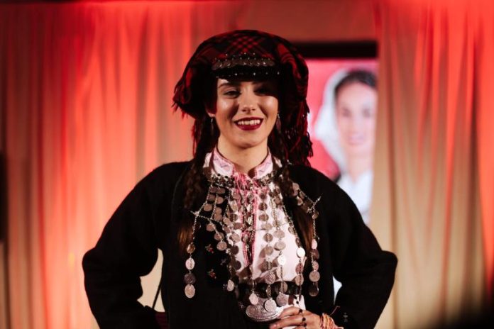 revija - narodna nosnja 6