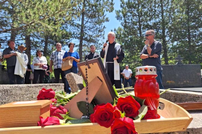 5aad6c9b4ff525ca4a53