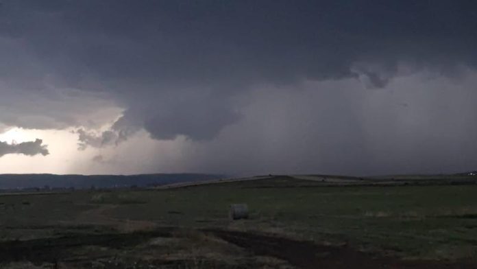 Duvanjsko polje-oblaci- nevrijeme