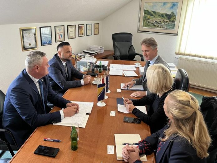 Radni-posjet-veleposlanika-Velike-Britanije-HBZ