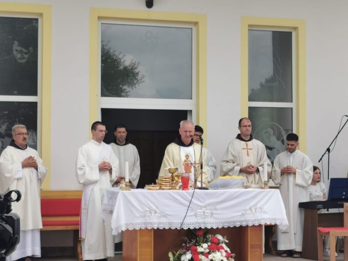 Ivanjdan Rosko Polje 00