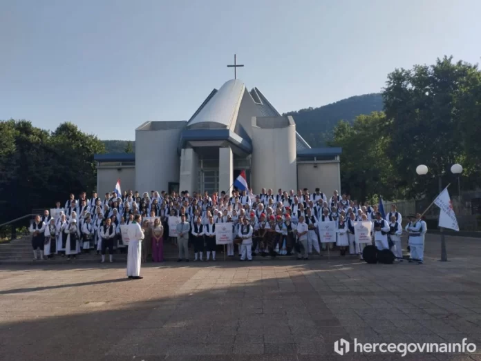 drzavna-smotra-folklora-hrvata-u-bih_54513490