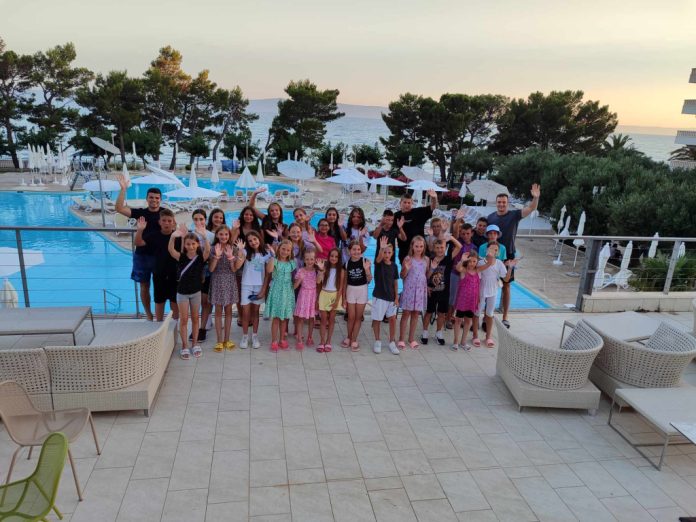 received_1511352113136722