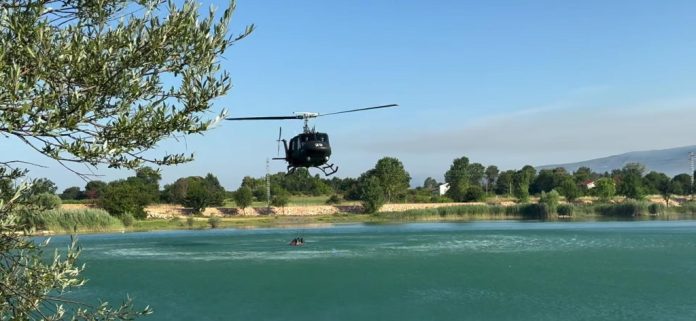 helikopter_požar_grude