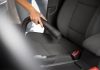 Čišćenje prljavih sjedala automobila uz pomoć kuhinjskih sastojaka