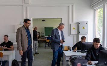 Predsjednik Vlade HBŽ Vukadin i ministar Tadić posjetili SSŠ u Livnu