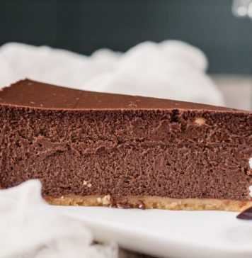 Čokoladni cheesecake gotov za 15 minuta, a osvaja na prvi griz