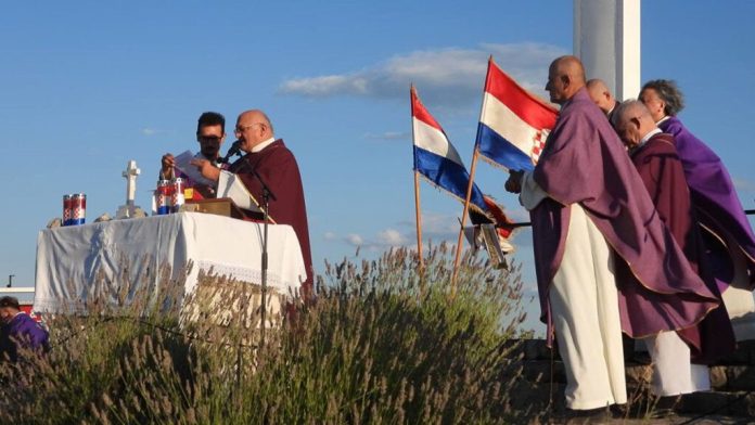 Don Ivo Šutalo na Gradini
