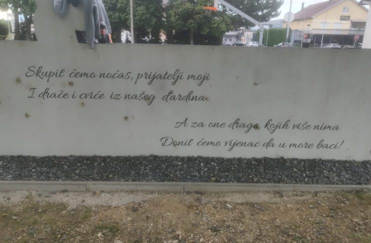 Tomislavgrad: Oštećen mural na košarkaškom igralištu